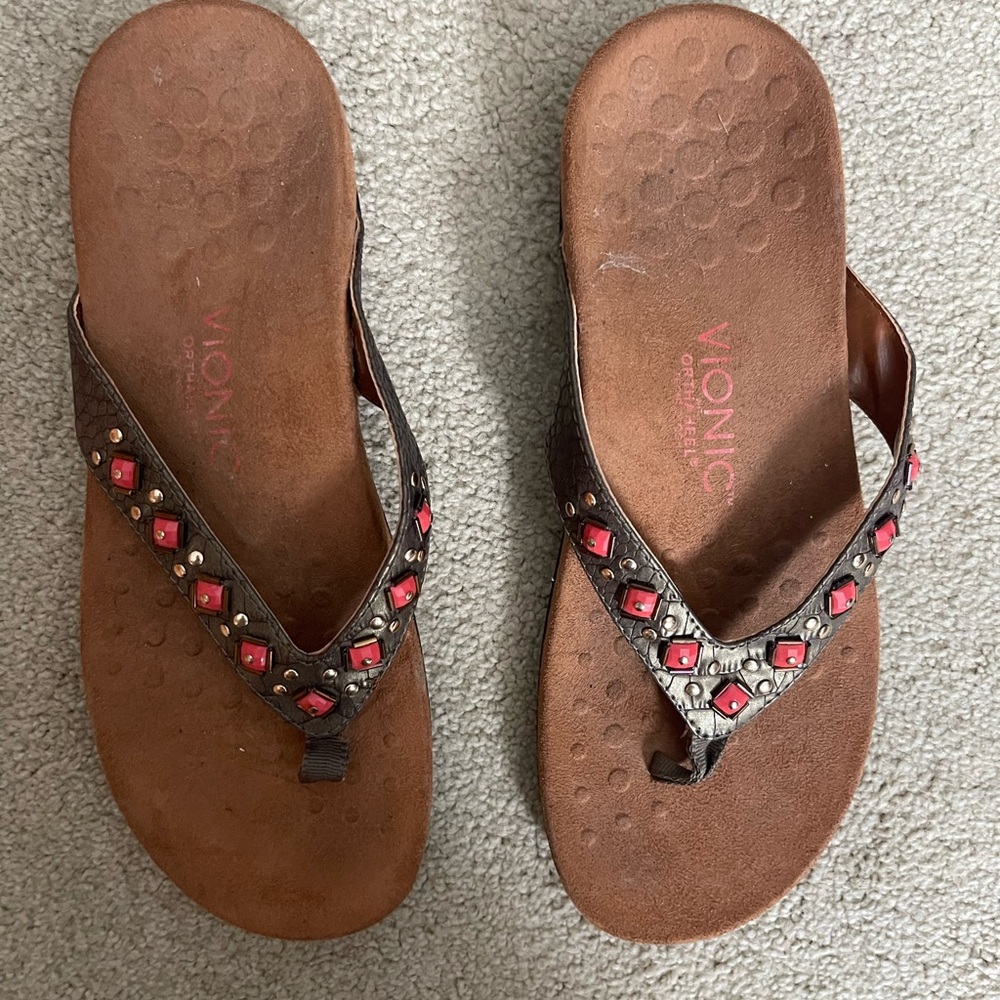 Vionic Women's Sandals with Brown and Pink Accents